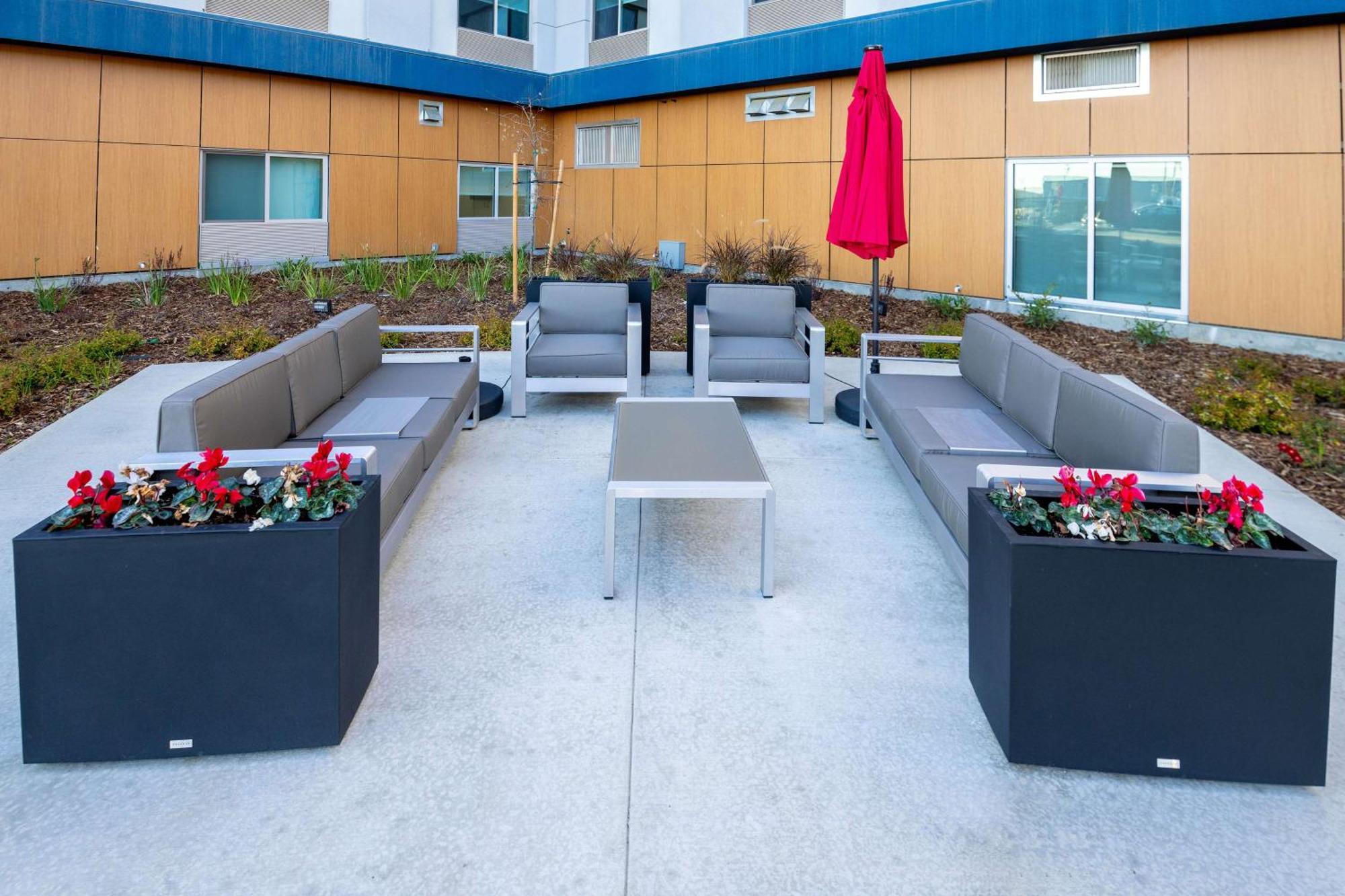 Hampton Inn Selma, Ca ภายนอก รูปภาพ